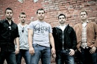 Astoria – Holding On