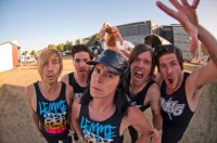 Family Force 5 – Chainsaw (ft. Tedashii) Family Force 5 – Chainsaw (ft. Tedashii)